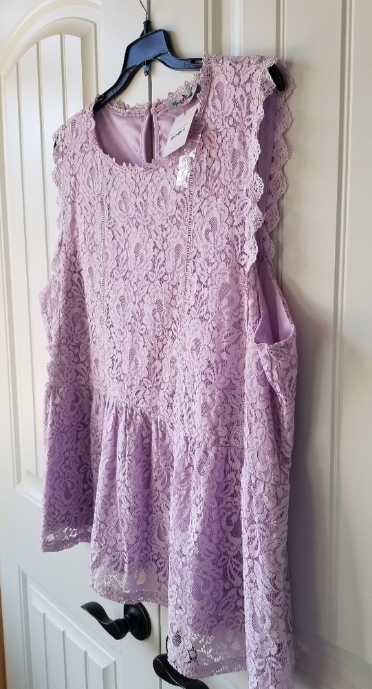 lace peplum top! 💜